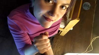 פורנו ביתי רוסי טיפוסי עם עלילת זין ולגימה עמוקה טובה